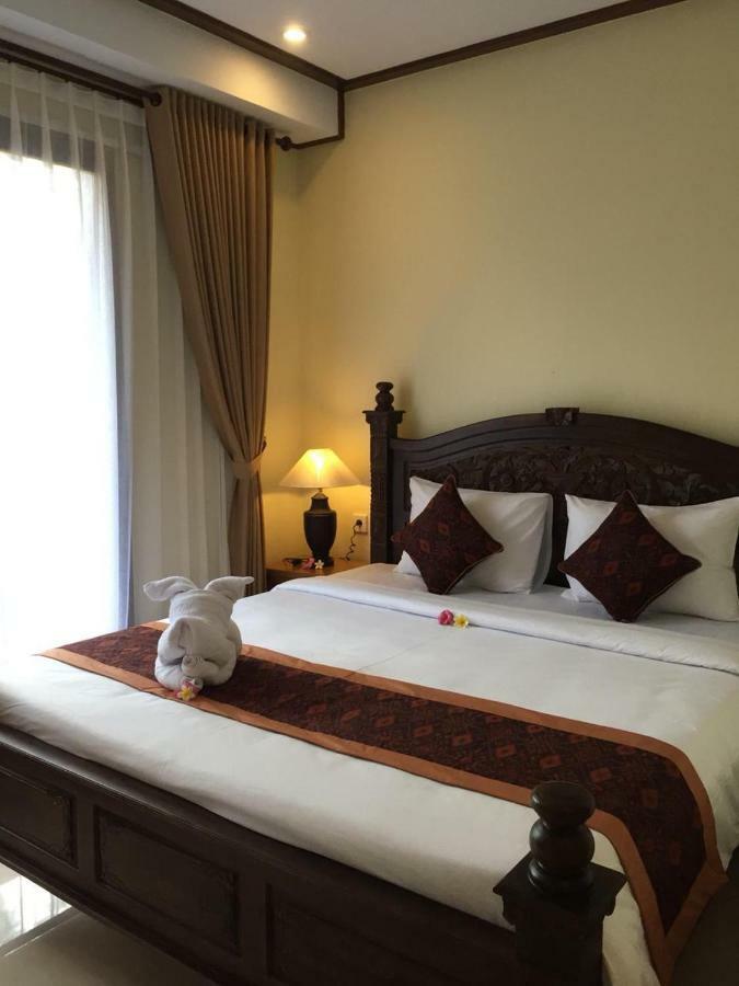 Homestay Hendra House *