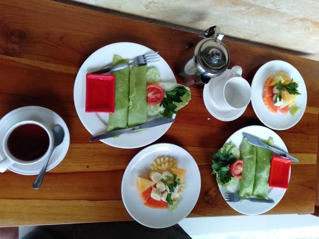 Homestay Hendra House *